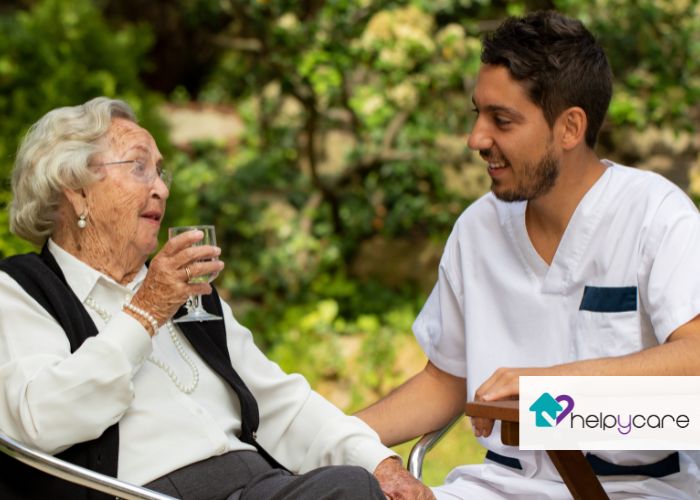 cómo invertir en una franquicia de cuidado de ancianos